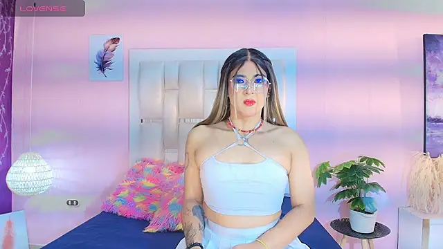 camii raux online show from December 4, 2025, 3:49 am