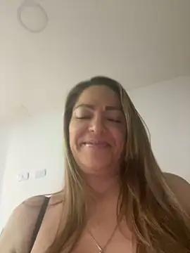 kamila Vixen online show from November 5, 2025, 7:25 pm