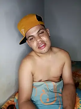 Carlitos24 A online show from November 10, 2025, 11:48 pm