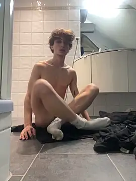 TeenNPlay online show from November 14, 2025, 5:39 am