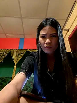 Snapshot of Beolulu chatting on November 8, 2025, 7:12 pm Beolulu online show from November 8, 2025, 7:12 pm