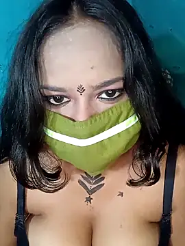 Snapshot of V_HOT_CUTE chatting on November 17, 2025, 10:21 am V HOT CUTE online show from November 17, 2025, 10:21 am