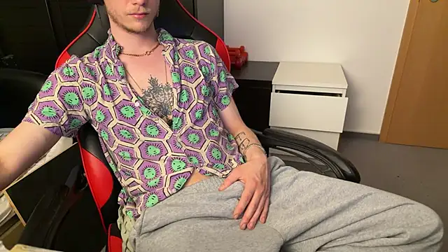 cutiebishy online show from May 22, 2026, 3:13 am