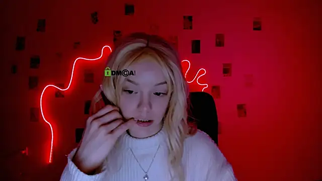 mia starrr  online show from February 8, 2026, 8:12 pm