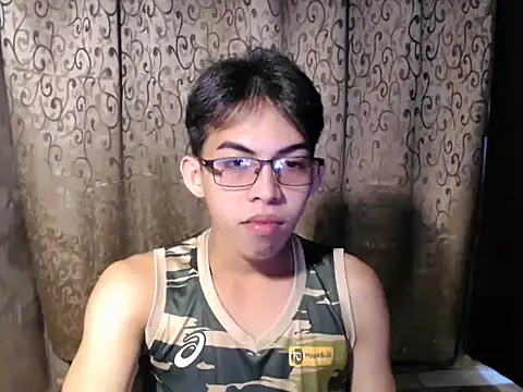 Urhotsilverboy online show from November 5, 2025, 1:44 pm