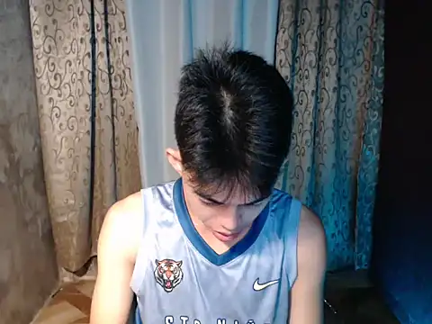 Urhotsilverboy online show from February 13, 2026, 7:54 pm