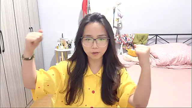 Hmm 0303 online show from April 16, 2026, 4:41 pm