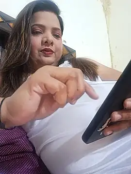 Snapshot of Adorable_Jannet chatting on November 13, 2025, 5:39 am Adorable Jannet online show from November 13, 2025, 5:39 am