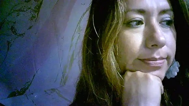 Zulreyna online show from March 10, 2026, 4:50 am