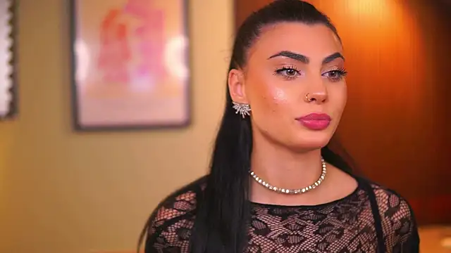 RavennaDArcy online show from November 18, 2025, 8:13 pm