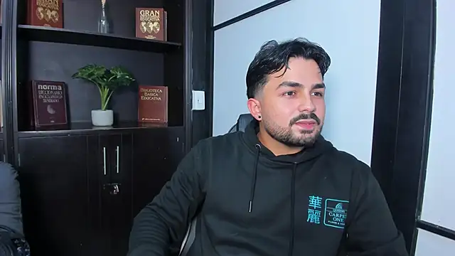 JonnSnow  online show from November 7, 2025, 4:01 am