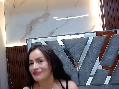 jesicaparkercf online show from November 8, 2025, 1:22 pm