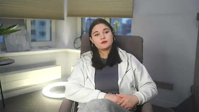 MonetBrinkman online show from November 12, 2025, 11:43 am