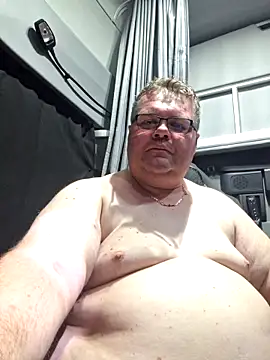 Grase44 online show from November 12, 2025, 9:25 pm