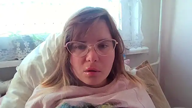 Snapshot of HornyElena chatting on November 27, 2025, 10:50 am HornyElena online show from November 27, 2025, 10:50 am