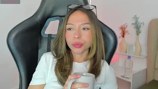 LuluuBerry online show from November 29, 2025, 11:35 am