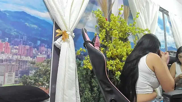 LucieAndSarah online show from November 11, 2025, 1:11 pm