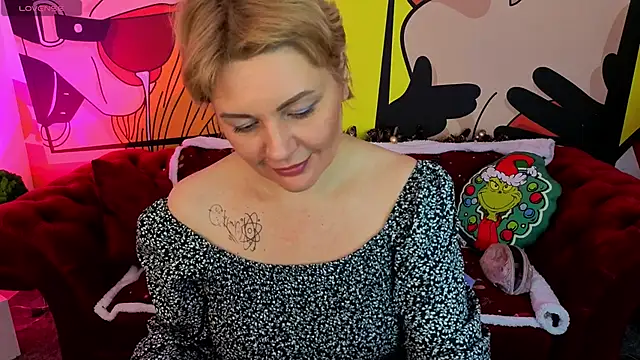 Snapshot of AmaraNights chatting on December 13, 2025, 8:47 pm AmaraNights online show from December 13, 2025, 8:47 pm