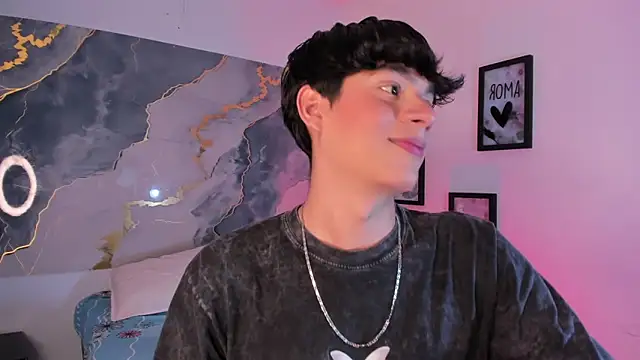 Isaac Kurtt online show from November 15, 2025, 7:32 pm