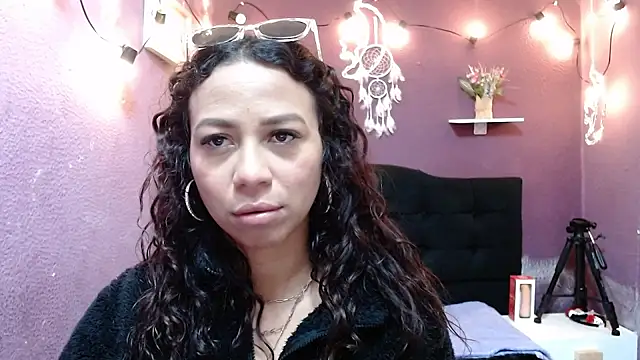 monika 256 online show from December 1, 2025, 1:49 pm