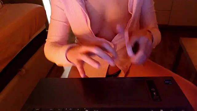 LaContessaClara online show from January 15, 2026, 12:26 am