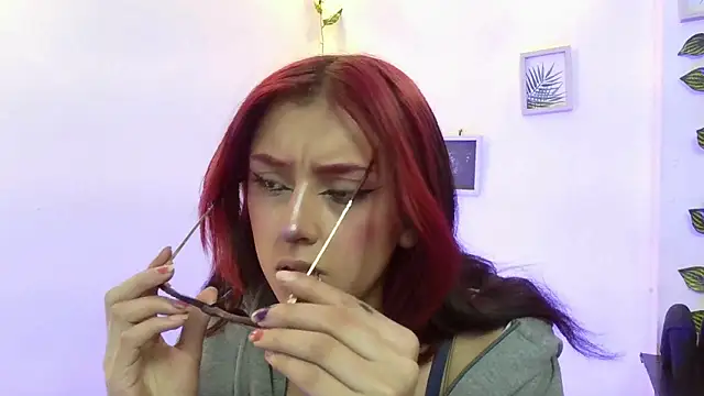 vaiolet johansson online show from November 7, 2025, 1:55 pm