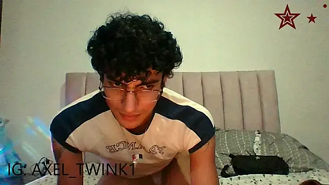 axel love13 online show from November 15, 2025, 6:33 am