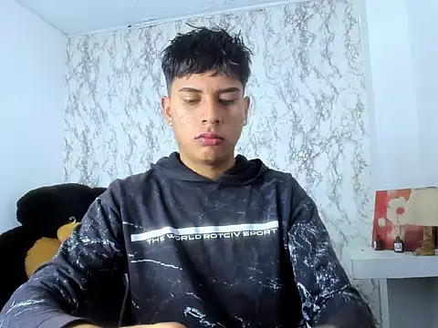 Valentino Lane online show from February 20, 2026, 2:41 am