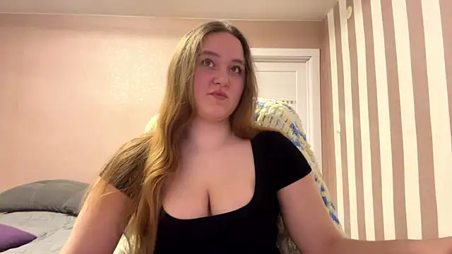 BabyBlissxx online show from April 21, 2026, 9:50 pm