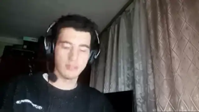 JamesLagerfeld online show from November 7, 2025, 10:32 pm