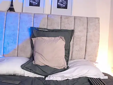 anicarter online show from November 8, 2025, 7:23 pm