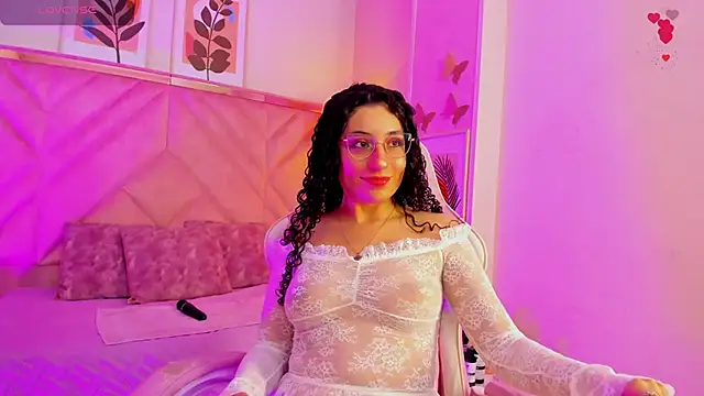 Snapshot of DemiJones_ chatting on February 19, 2026, 3:57 am DemiJones online show from February 19, 2026, 3:57 am