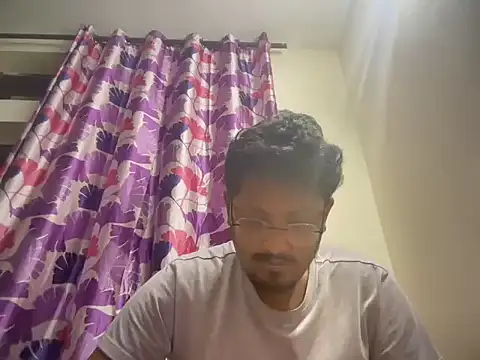 Snapshot of Your_yash2 chatting on November 22, 2025, 12:37 pm Your yash2 online show from November 22, 2025, 12:37 pm