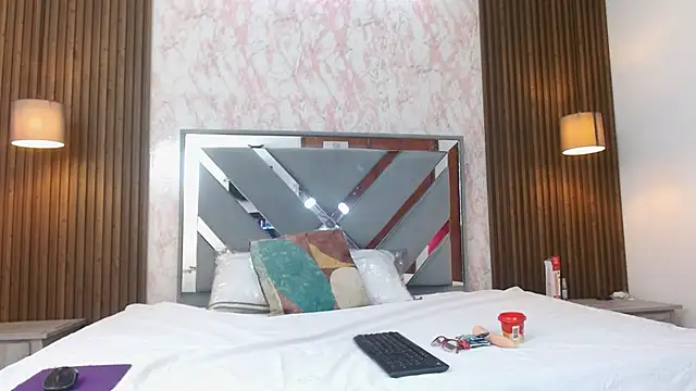 Snapshot of Lunaa_Milf chatting on November 15, 2025, 7:54 pm Lunaa Milf online show from November 15, 2025, 7:54 pm