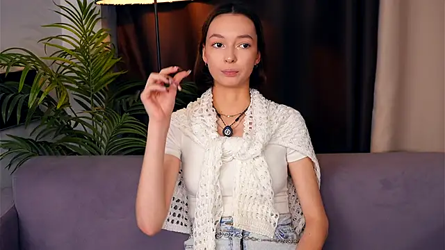 IvetteZermeno online show from November 6, 2025, 3:35 pm