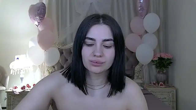 Snapshot of AdrianaTorres chatting on February 17, 2026, 7:20 pm AdrianaTorres online show from February 17, 2026, 7:20 pm