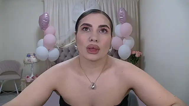 Snapshot of AdrianaTorres chatting on February 26, 2026, 5:39 am AdrianaTorres online show from February 26, 2026, 5:39 am