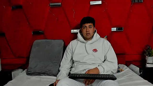 Emmaanddarling online show from January 15, 2026, 2:21 pm