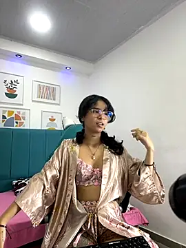  vaiolet owo online show from November 15, 2025, 5:38 am