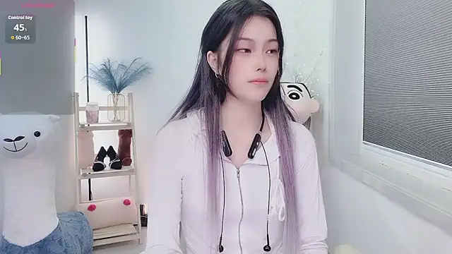 ChloeFozzy online show from November 14, 2025, 2:27 pm