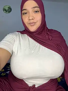 Snapshot of sweetmuslim01 chatting on January 22, 2025, 6:20 pm sweetmuslim01 online show from January 22, 2025, 6:20 pm