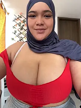 Snapshot of sweetmuslim01 chatting on March 14, 2025, 4:40 pm sweetmuslim01 online show from March 14, 2025, 4:40 pm