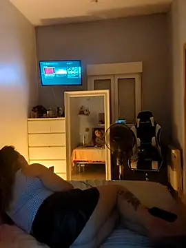 Domiqueen online show from July 17, 2026, 11:20 pm