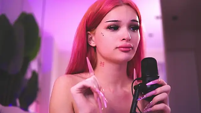 KatiaFinesse online show from January 18, 2026, 2:32 pm