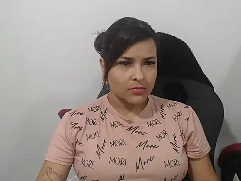 Snapshot of karol_loveet chatting on December 3, 2025, 8:07 pm karol loveet online show from December 3, 2025, 8:07 pm