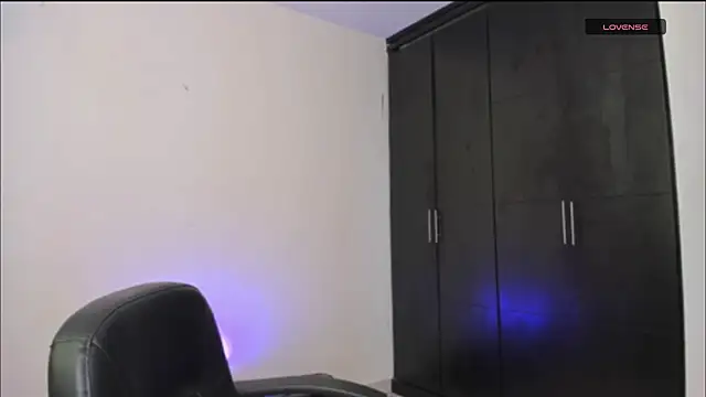 LilyGarcia online show from November 10, 2025, 4:17 pm