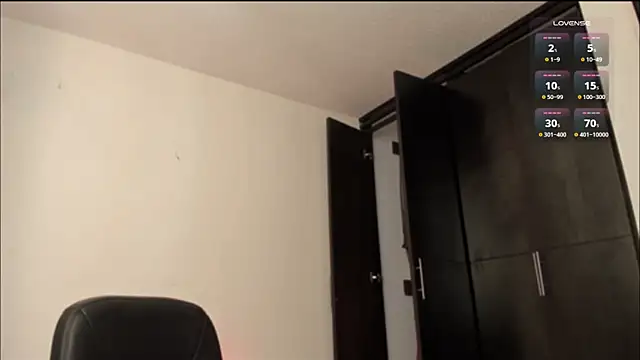 LilyGarcia online show from December 16, 2025, 5:07 pm