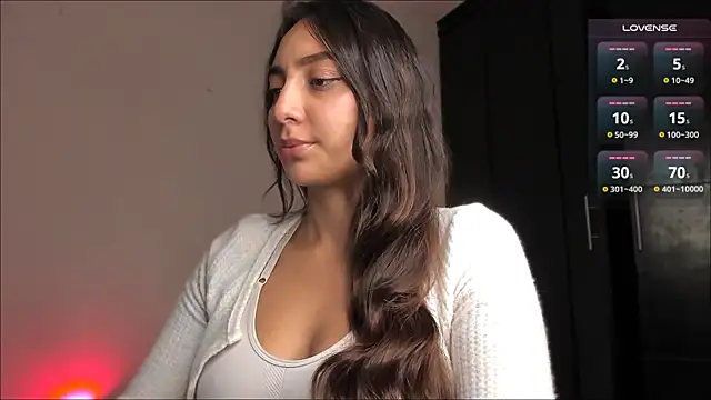 LilyGarcia online show from April 10, 2026, 11:42 pm