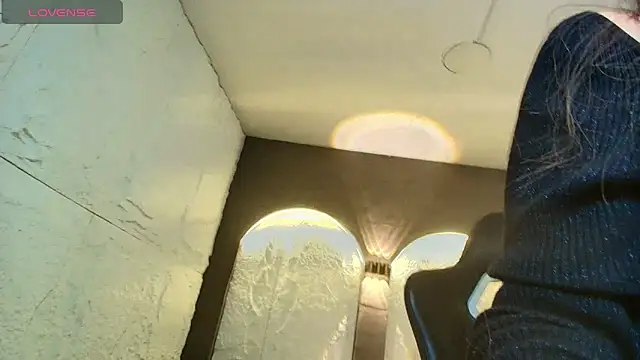 Snapshot of isabella__r chatting on February 16, 2026, 1:18 pm isabella r online show from February 16, 2026, 1:18 pm