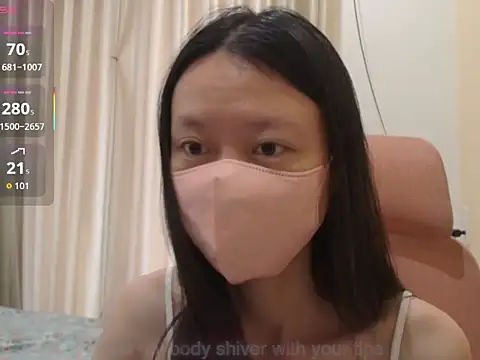 Lil-Cherries online show from November 28, 2025, 2:25 am